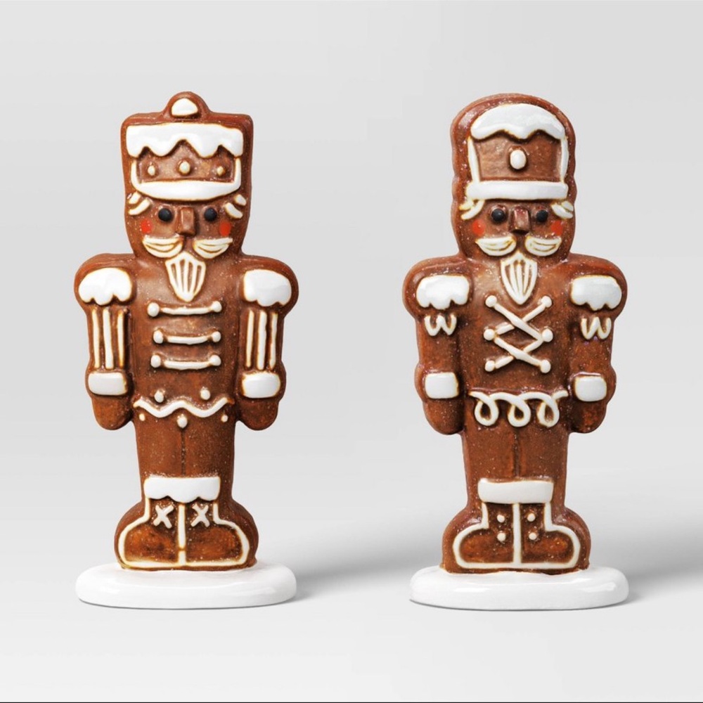 New Wondershop 2pk Christmas Holiday Ceramic Gingerbread Nutcracker Decor